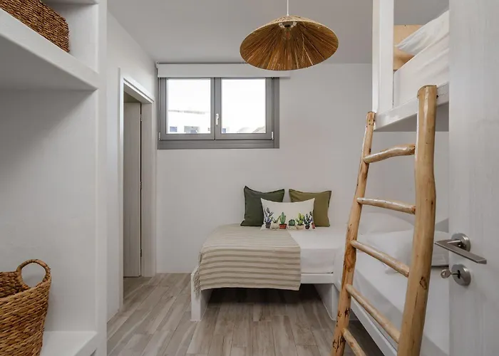 Karla, Beachside Bliss In Nyaraló