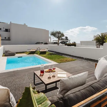 Holiday home Karla, Beachside Bliss In Agios Prokopios (Naxos)
