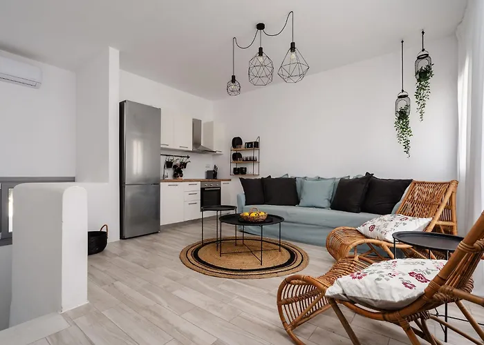 Karla, Beachside Bliss In Vakantiehuis Agios Prokopios (Naxos)