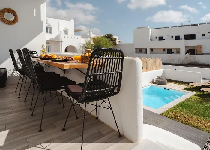 Karla, Beachside Bliss In Vakantiehuis Agios Prokopios (Naxos)